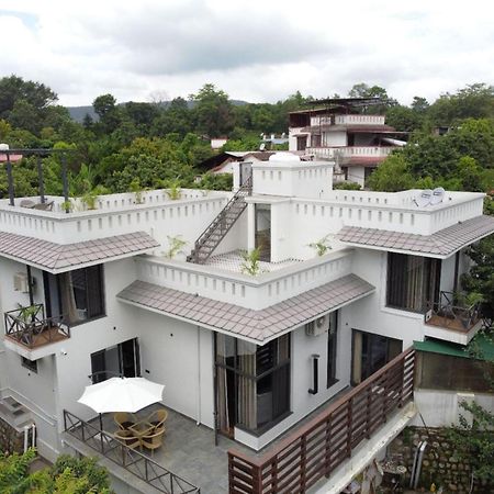 Villa Sierra Sky - Exquisite Elegant 4 Bedroom Villa Дехрадун Екстериор снимка