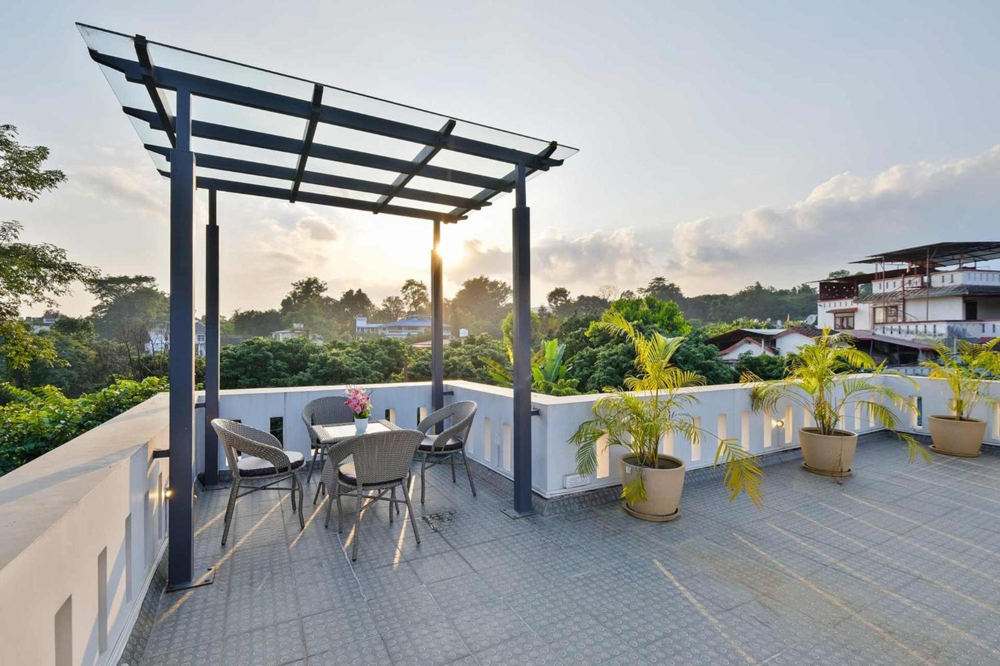 Villa Sierra Sky - Exquisite Elegant 4 Bedroom Villa Дехрадун Екстериор снимка