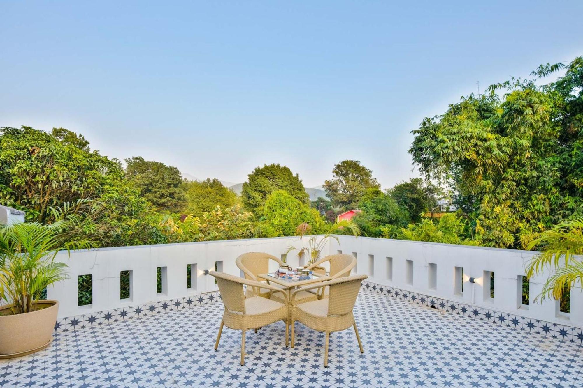 Villa Sierra Sky - Exquisite Elegant 4 Bedroom Villa Дехрадун Екстериор снимка